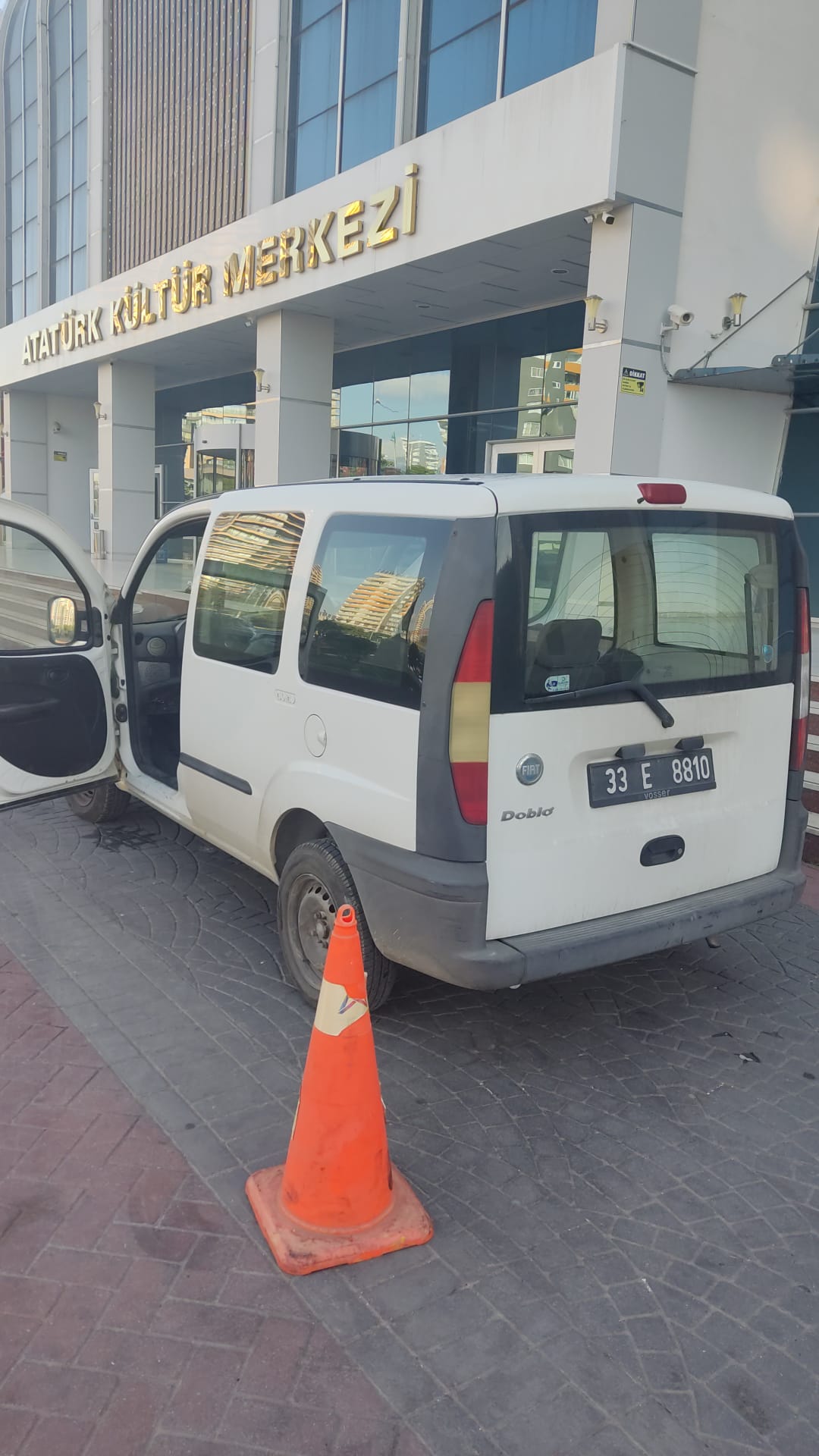 Mersin Yenişehir Belediye Başkanlığın'dan Araç Satış İlanı