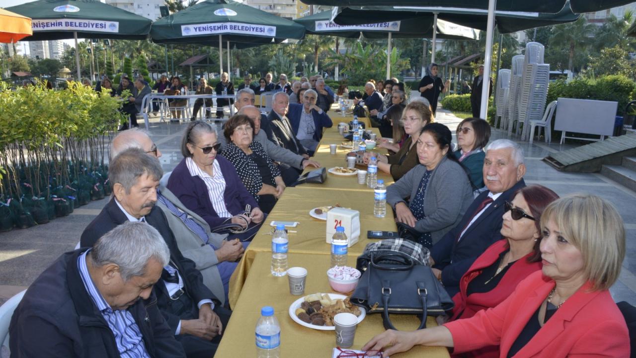 Yenişehir Belediyesi Emekli Öğretmenleri unutmadı.