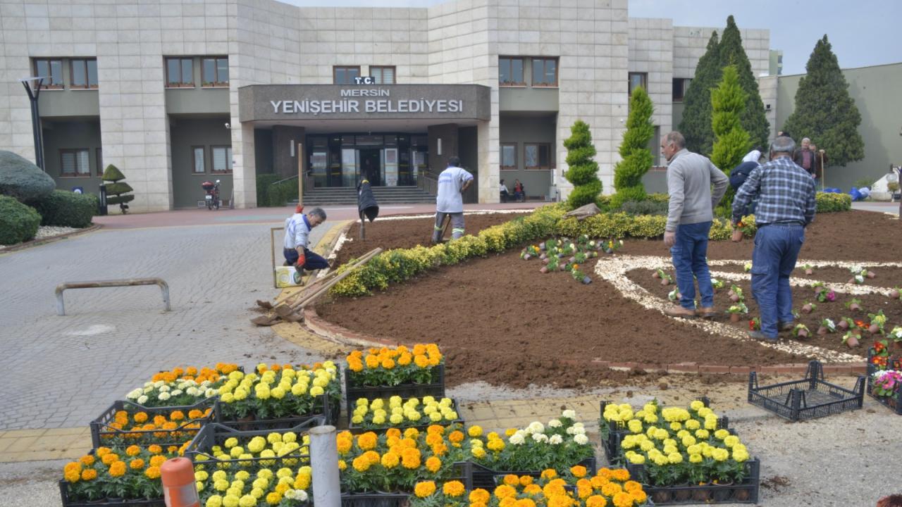 Yenişehir Belediyesi Yenişehir’i Renklendiriyor