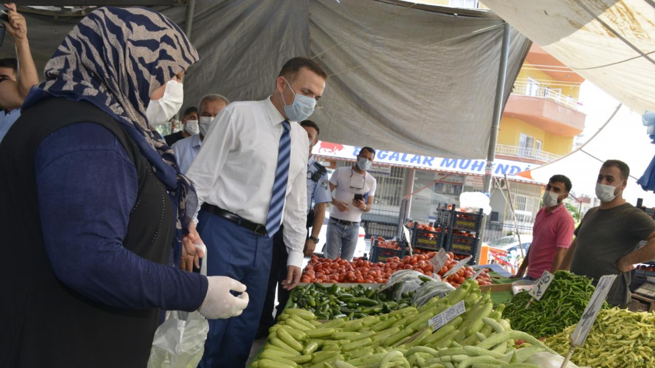 Başkan Özyiğit’ten semt pazarında ‘Koronavirüs’ denetimi