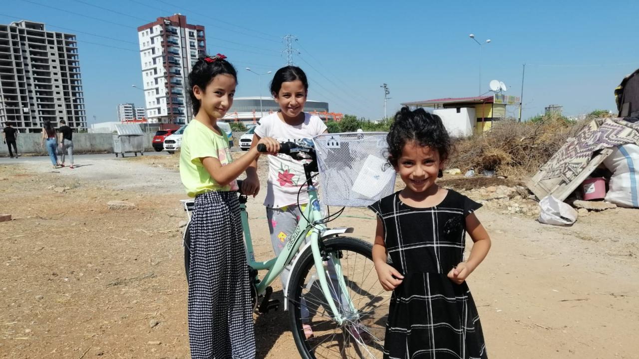 Başkan söz verdi, Esmanur bisikletine kavuştu