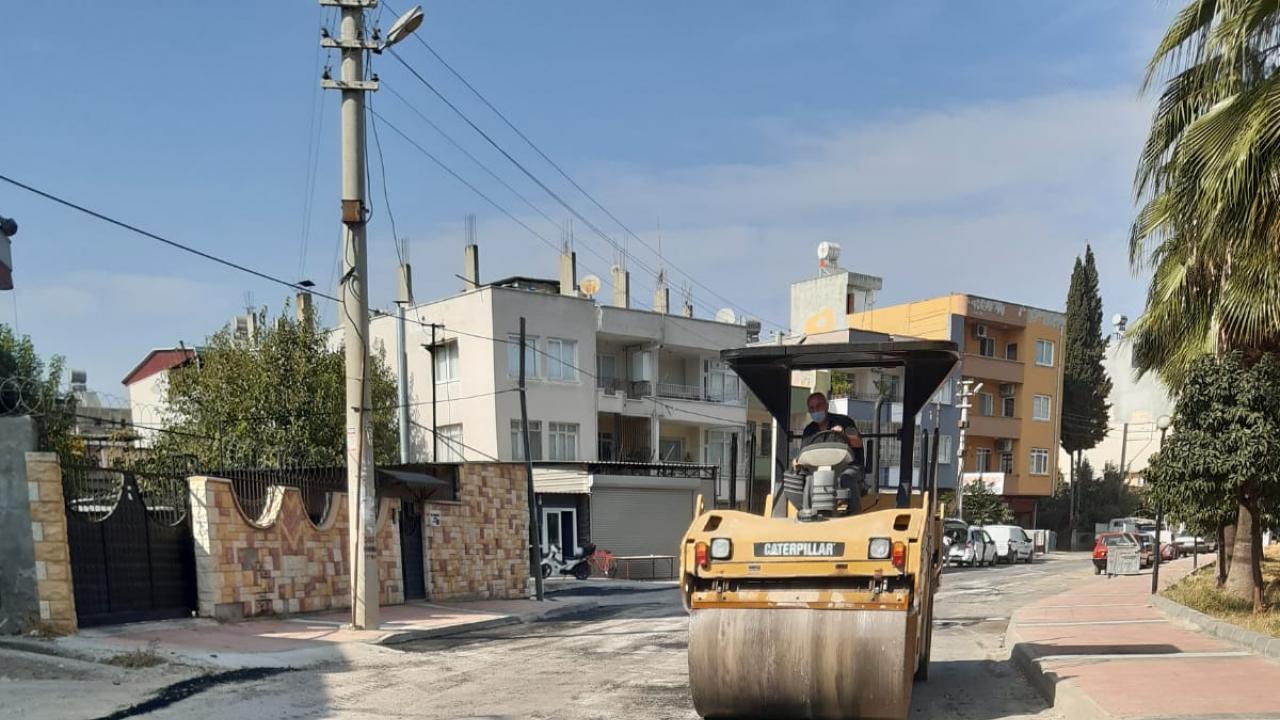 Yenişehir’de asfalt ve yol yapım çalışmaları sürüyor