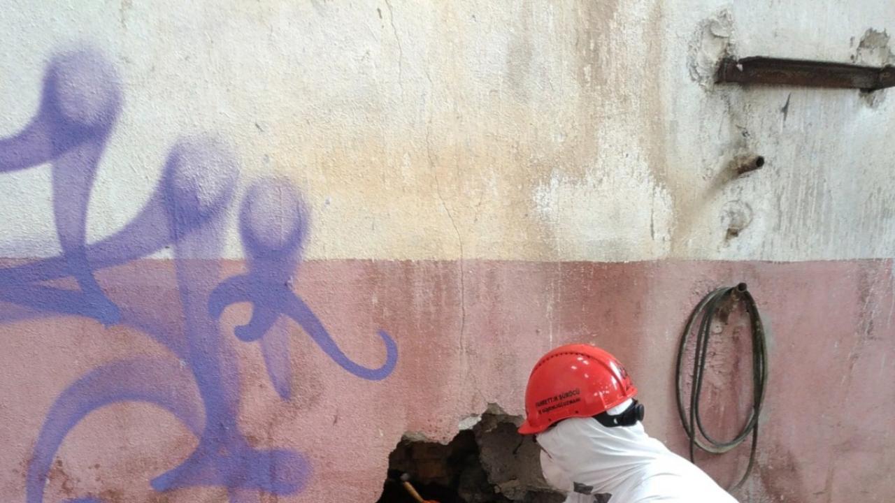 Yenişehir’de yıkılacak binalarda asbest kontrolü yapılıyor