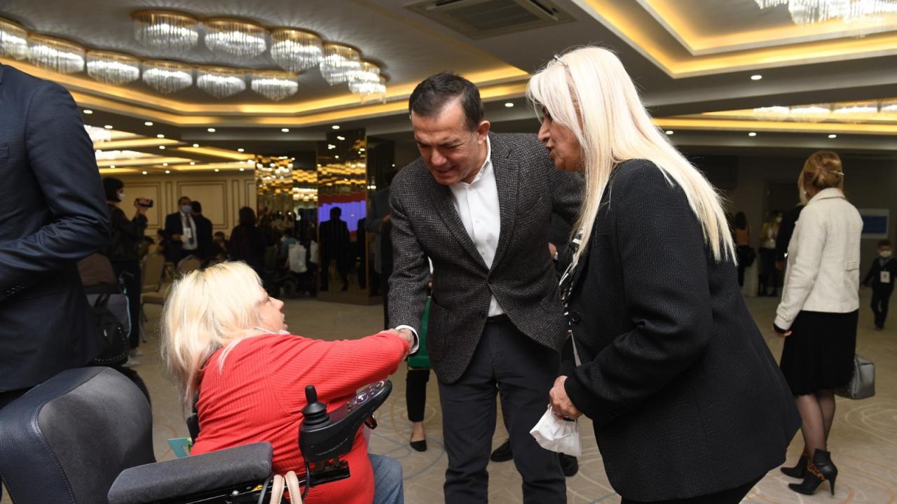 Başkan Özyiğit, Uluslararası Engellilik Zirvesinde konuştu