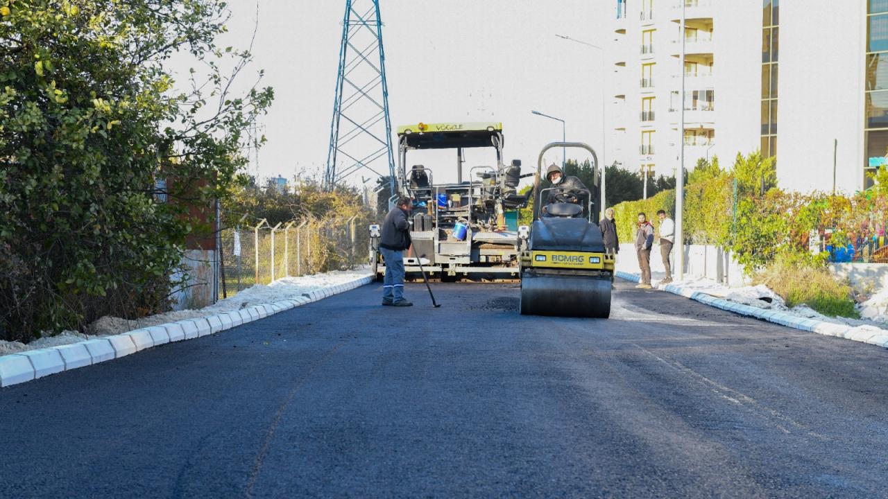 Başkan Özyiğit “Yıl sonuna kadar 25 bin ton asfalt serimi yapacağız” 