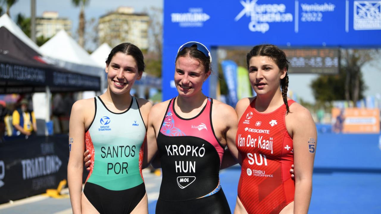 Mersin Yenişehir Triatlonu’nda ilk gün yarışları nefes kesti