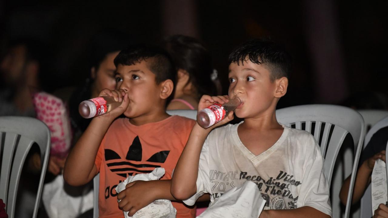 Yenişehir'de açık havada sinema keyfi yaşanıyor