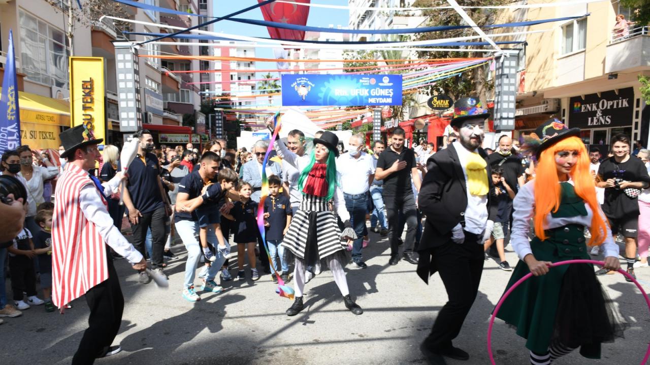 Başkan Abdullah Özyiğit, Mersinlileri festivale davet etti 