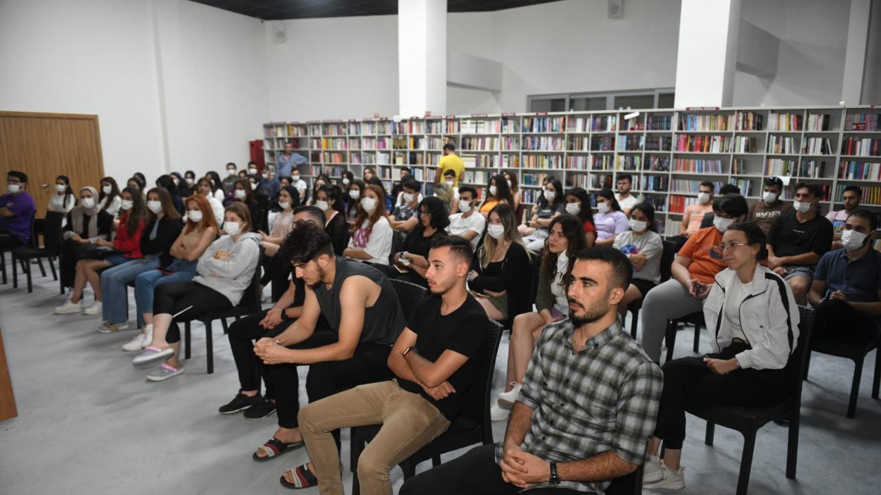 Yenişehir Belediyesinden üniversitelilere cinsiyet eşitliği eğitimi 