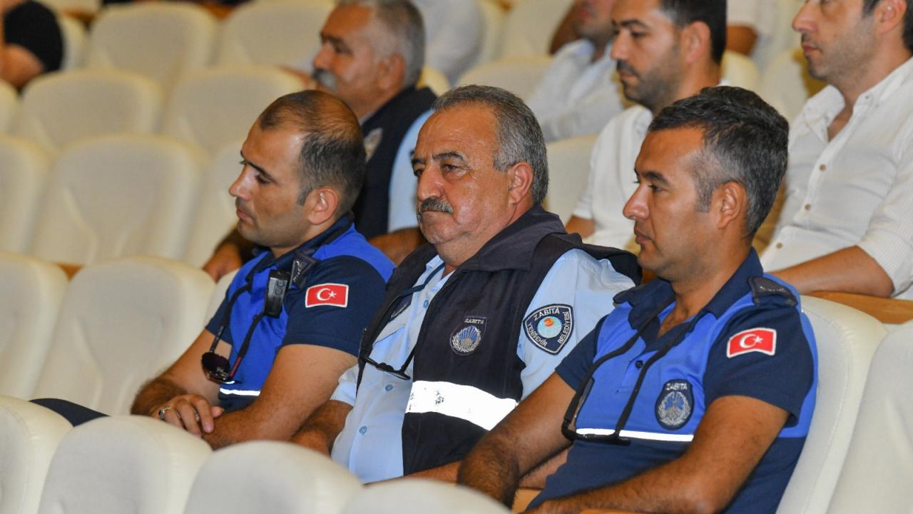 Yenişehir Belediyesinden erkek personele kadına şiddetle mücadele eğitimi