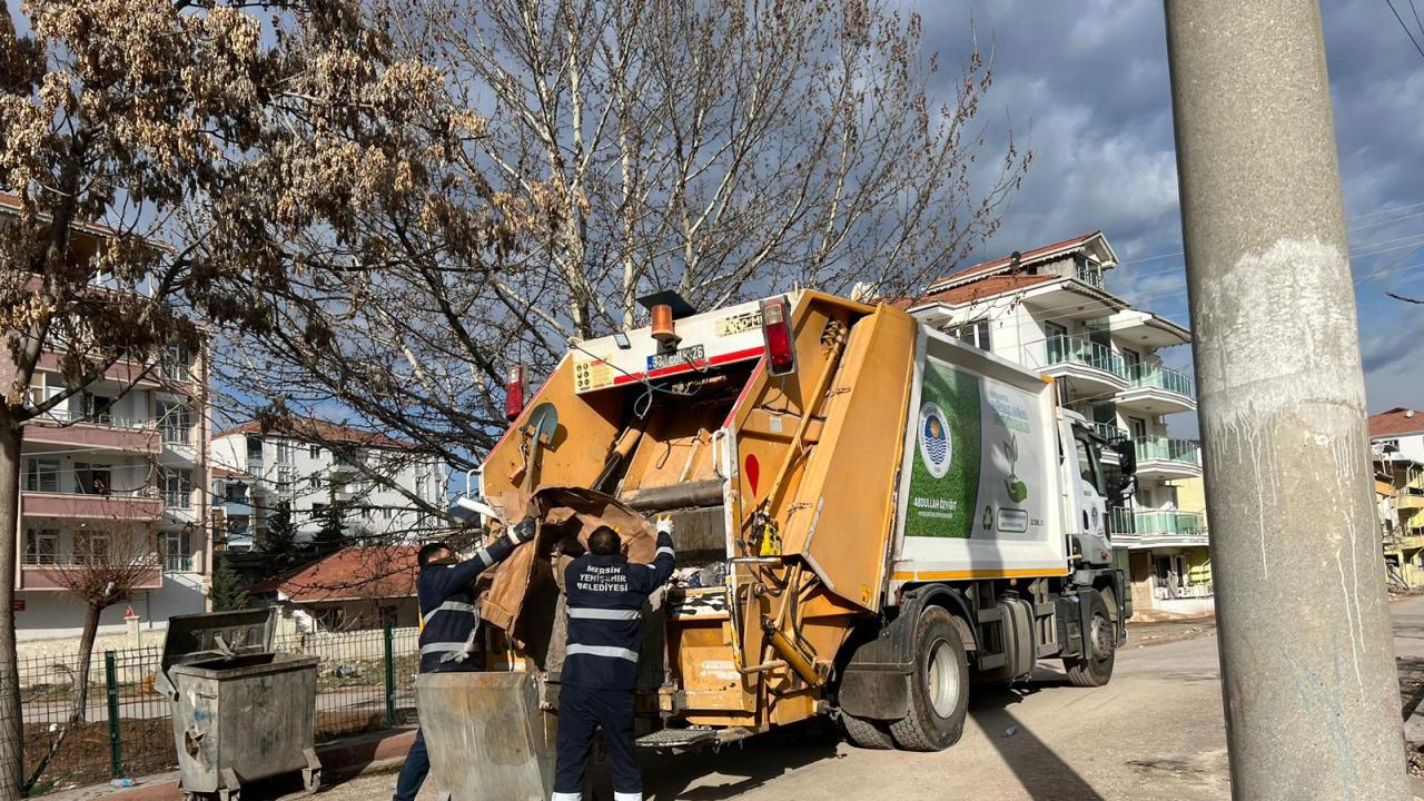 Yenişehir Belediyesi temizlik işleri ekipleri şimdi de Adıyaman’da 
