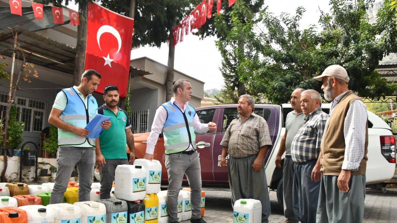 Yenişehir Belediyesi organik solucan gübresi dağıtımını sürdürüyor