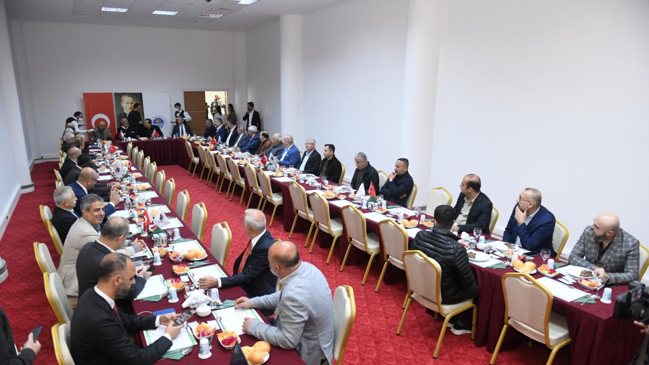 Başkan Abdullah Özyiğit sivil toplum kuruluşları ile buluşmalarını sürdürüyor