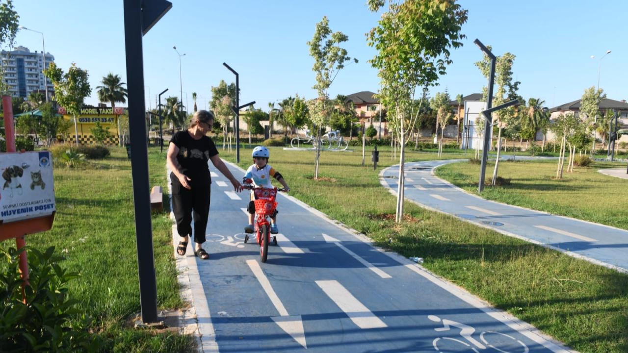 Başkan Özyiğit, Yenişehir Belediyesi Bisiklet Eğitim Parkı’nı gezdi