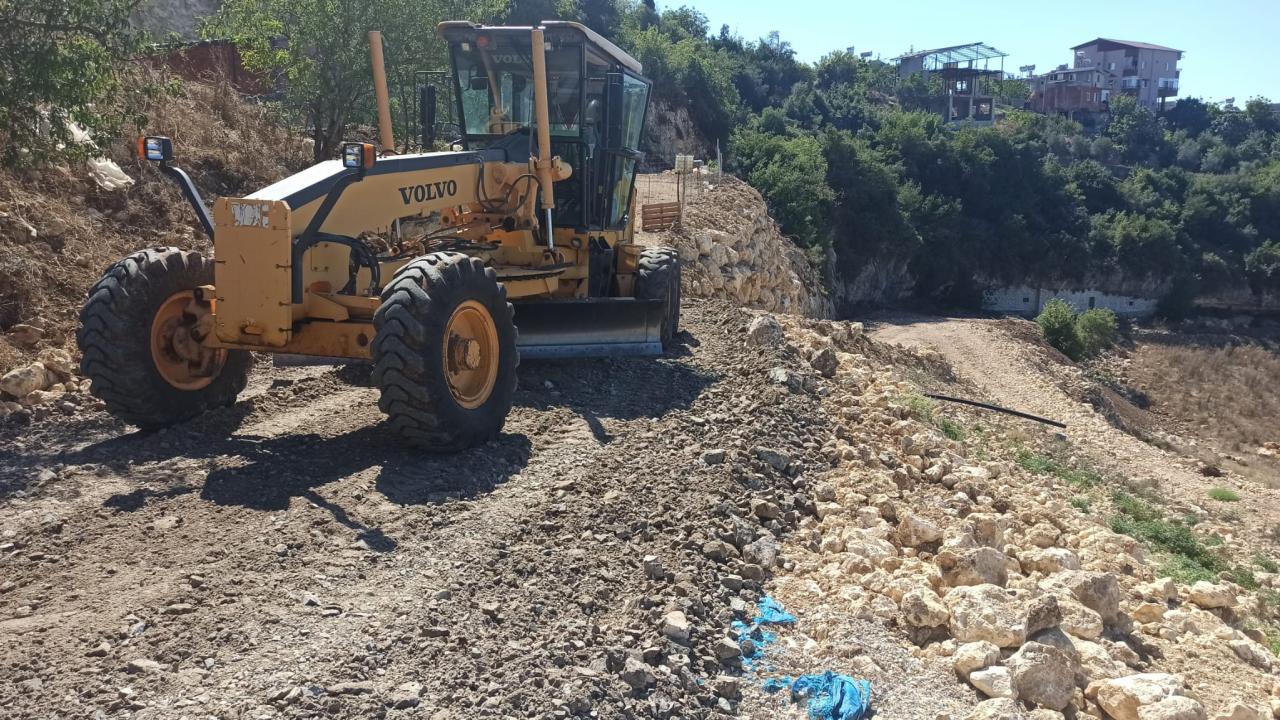 Yenişehir Belediyesi kırsal mahallerde yol açma çalışmalarını sürdürüyor