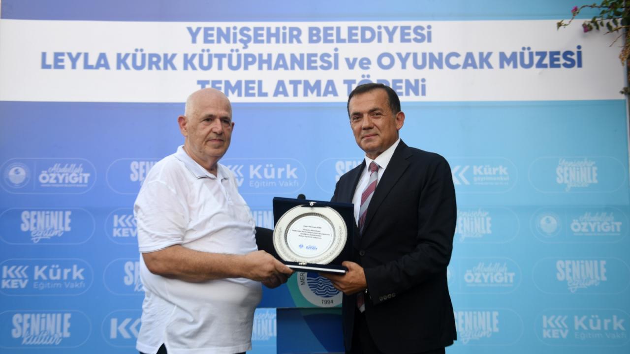 Yenişehir Belediyesi büyük kent kütüphanesi ve oyuncak müzesinin temelini attı