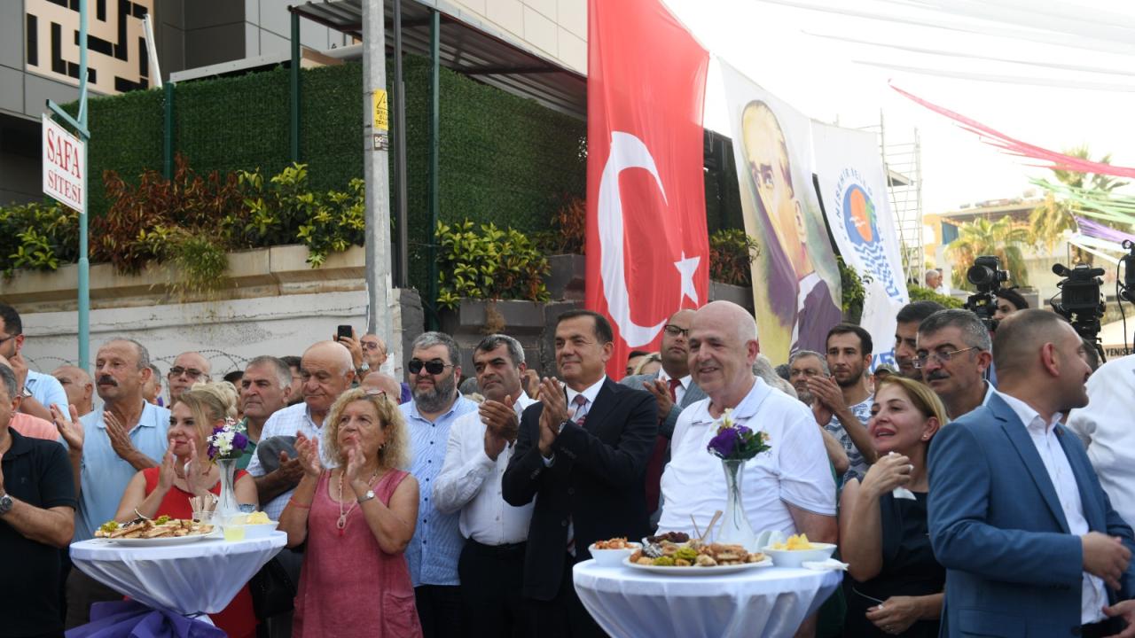 Yenişehir Belediyesi büyük kent kütüphanesi ve oyuncak müzesinin temelini attı