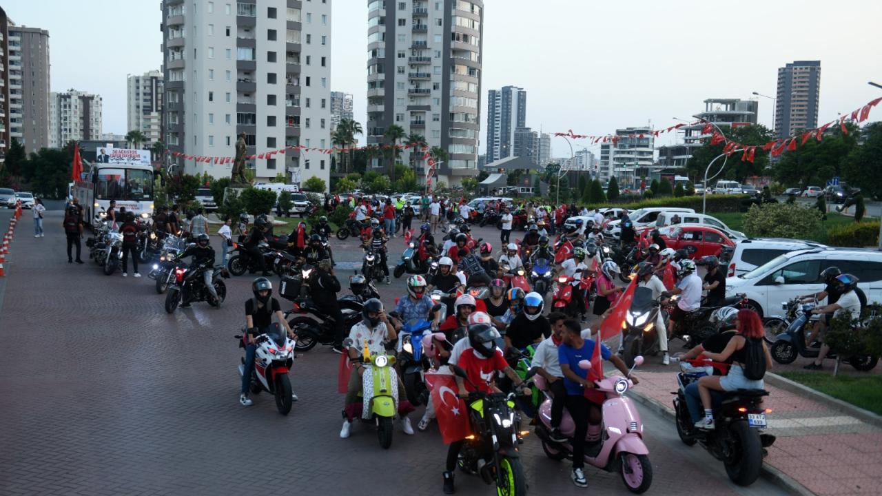 Yenişehir Belediyesi bayramın coşkusunu sokaklara taşıdı