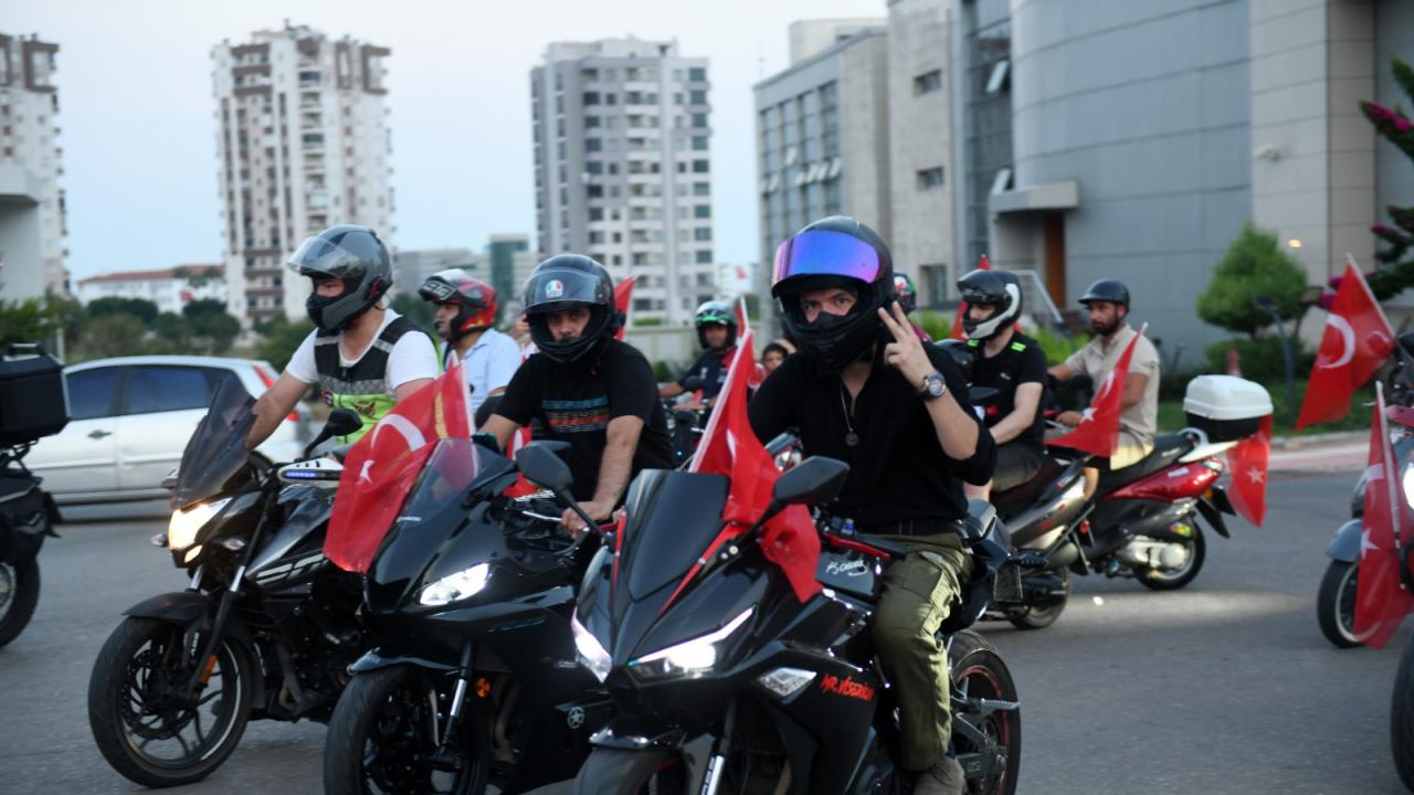 Yenişehir Belediyesi bayramın coşkusunu sokaklara taşıdı