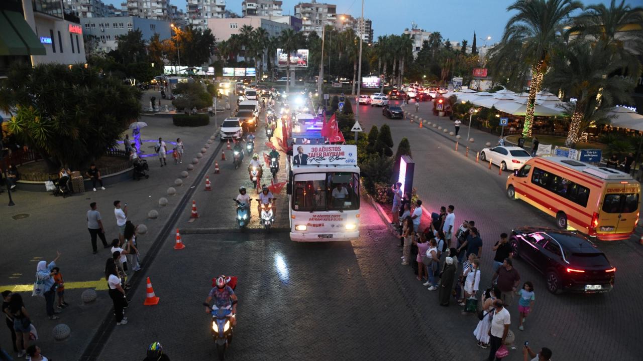 Yenişehir Belediyesi bayramın coşkusunu sokaklara taşıdı