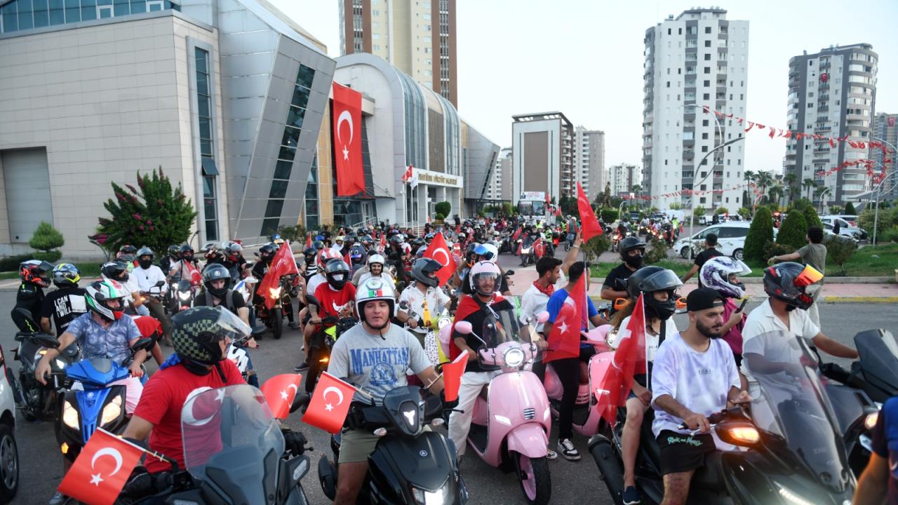 Yenişehir Belediyesi bayramın coşkusunu sokaklara taşıdı