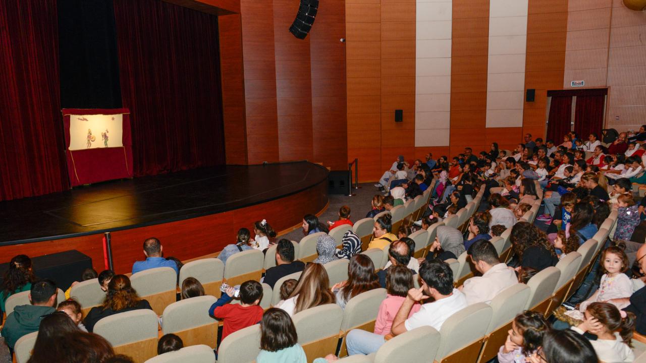 4. Yenişehir Komedi Oyunları Festivali başladı