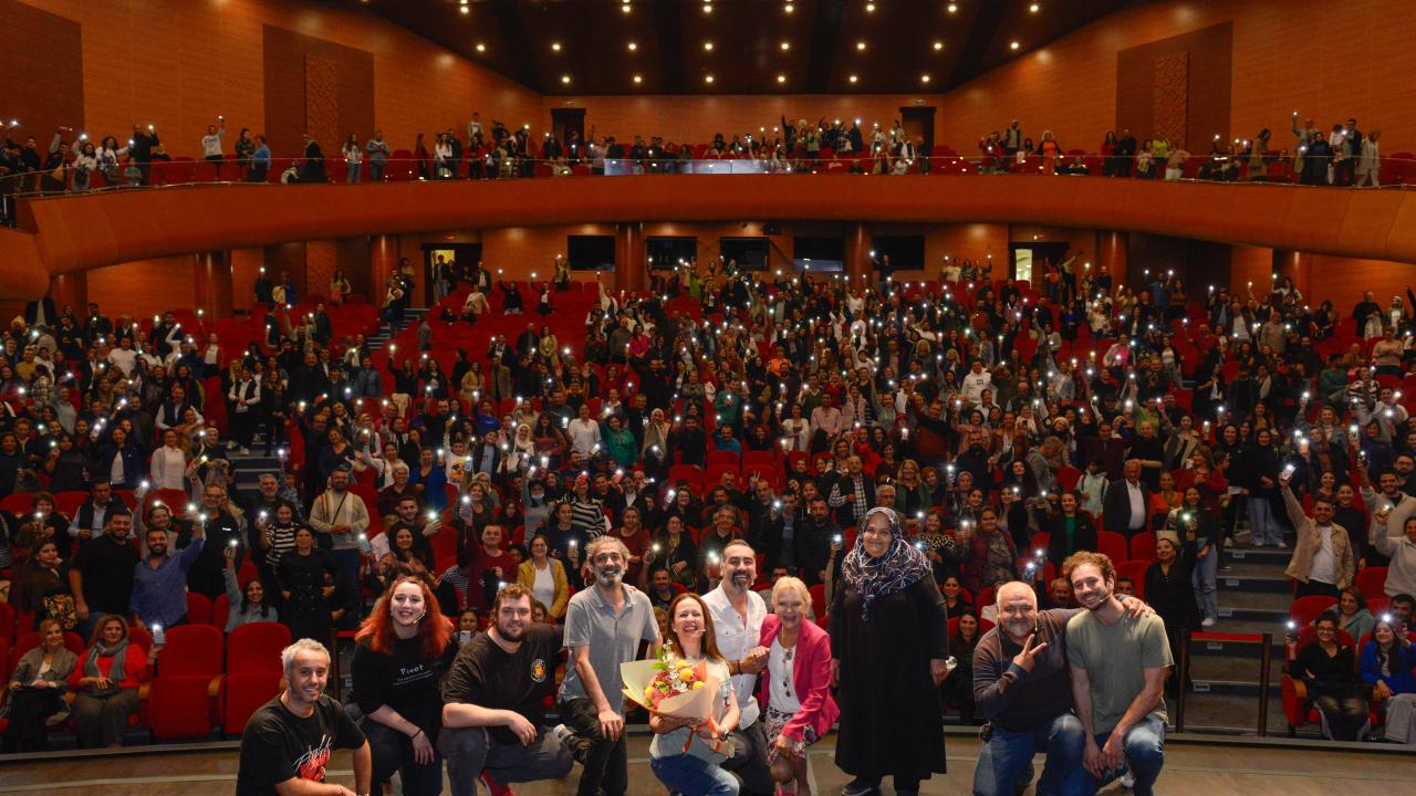 Yenişehir Belediyesi binlerce vatandaşı tiyatro ile buluşturdu