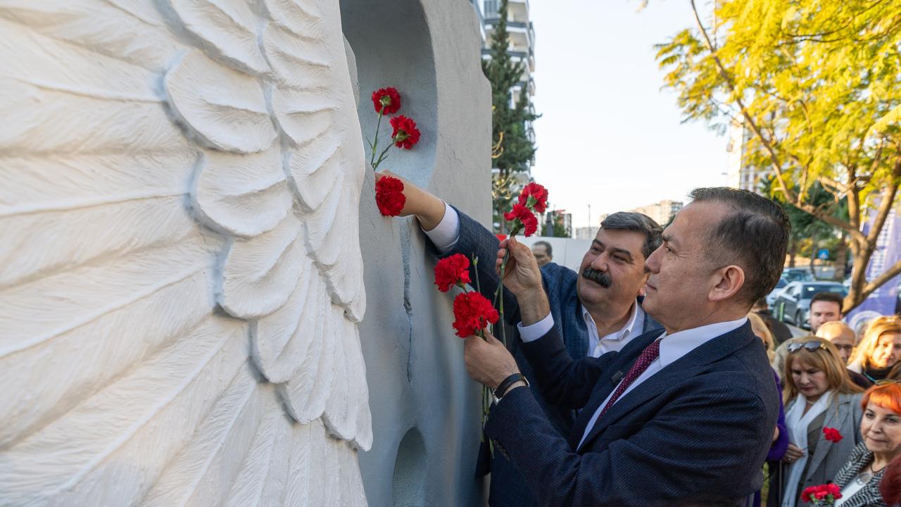 Mersin Yenişehir’de depremde kaybolan çocuklar anısına anıt yapıldı