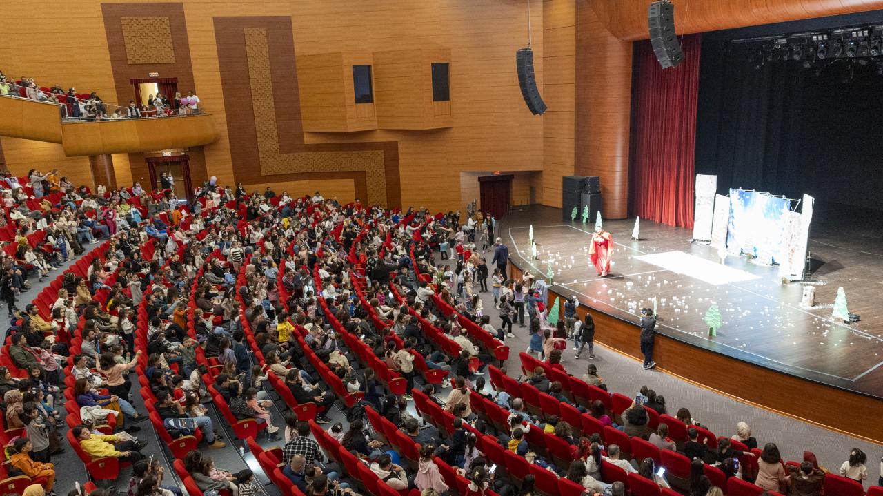 Yenişehir Belediyesi 9 bin çocuğu tiyatro oyunlarıyla buluşturdu