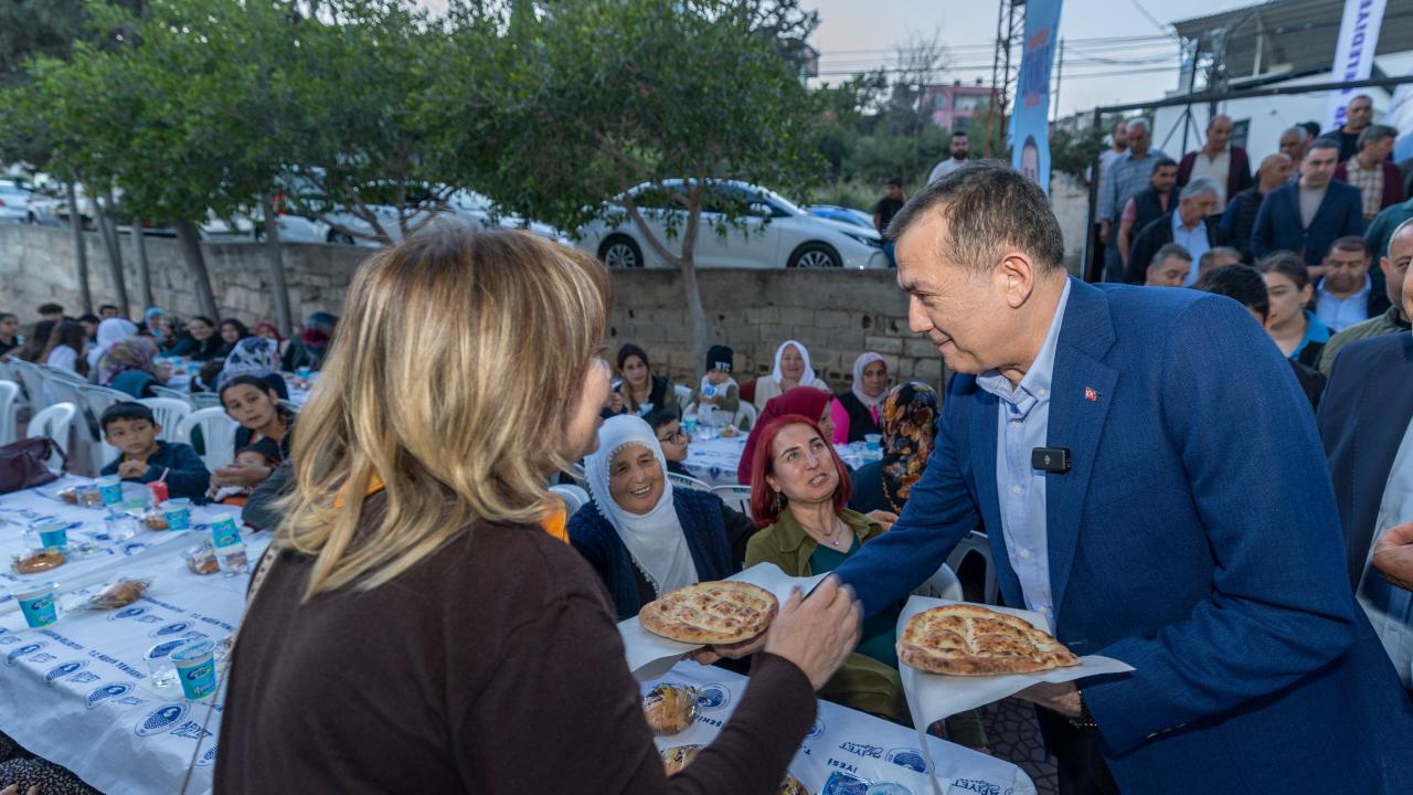 Başkan Abdullah Özyiğit, Yenişehirli vatandaşlarla iftar sofrasında buluştu