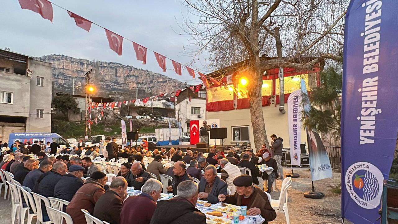 Başkan Abdullah Özyiğit, Yenişehirli vatandaşlarla iftar sofrasında buluştu