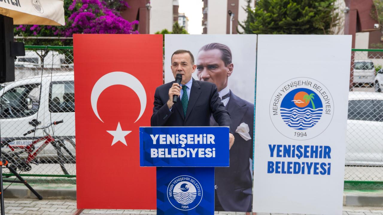 Başkan Özyiğit, çocukların halı saha talebini geri çevirmedi