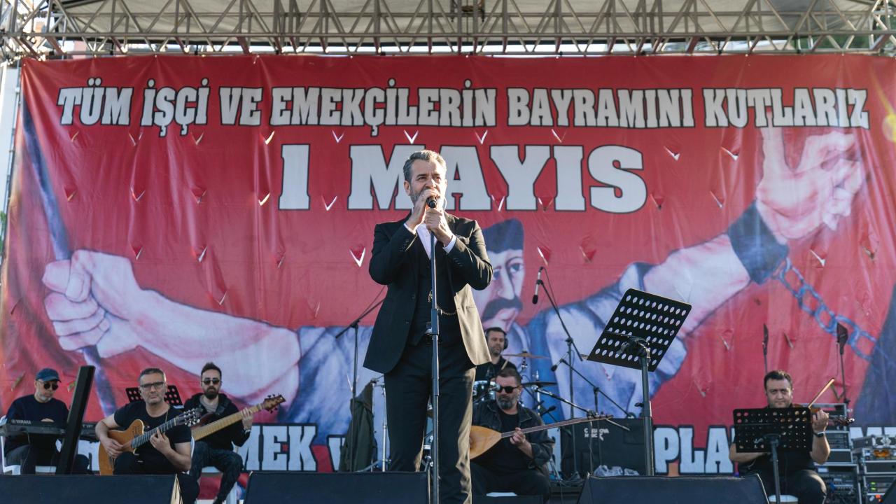 Başkan Abdullah Özyiğit, 1 Mayıs’ta emekçilerle yürüdü