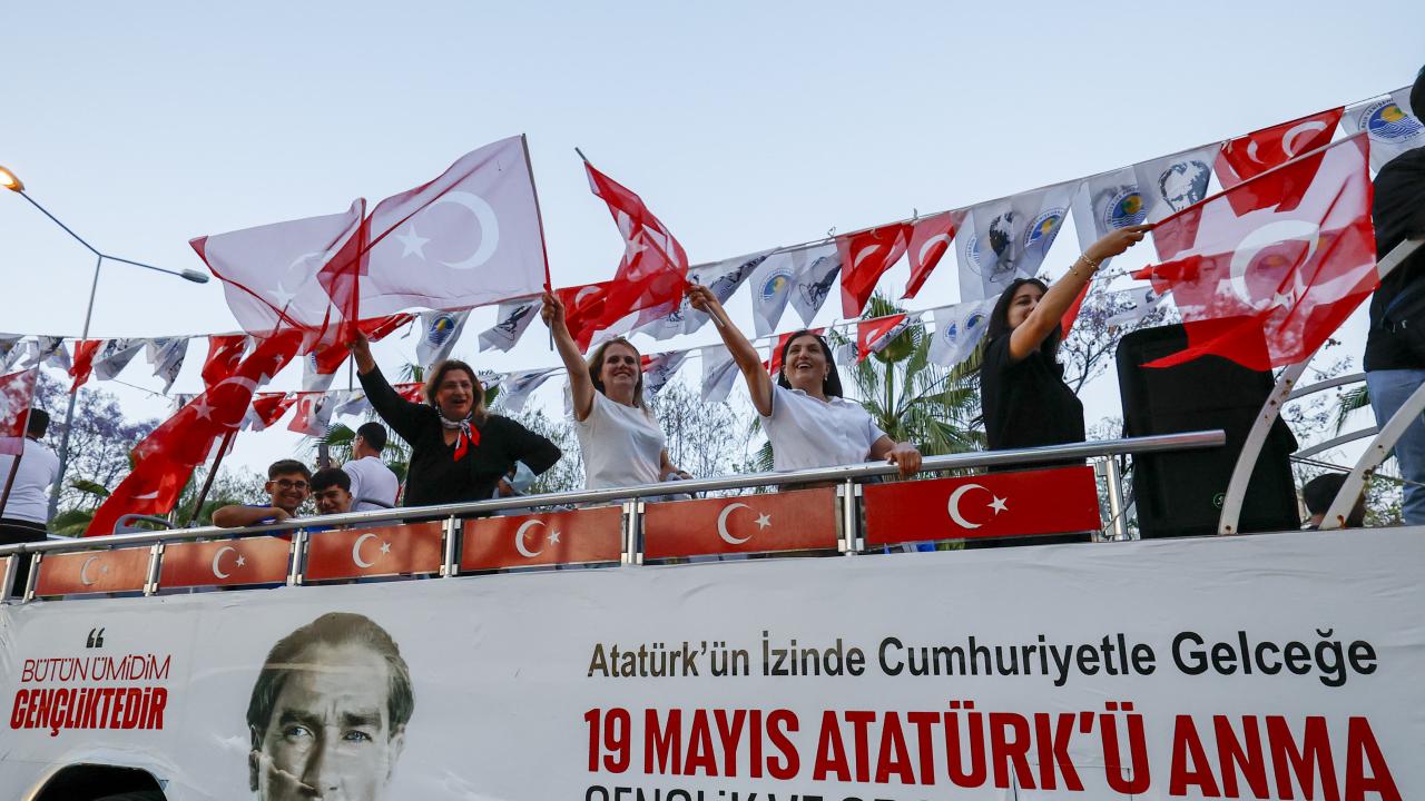 Yenişehir Belediyesi 19 Mayıs’ta şehir korteji düzenledi