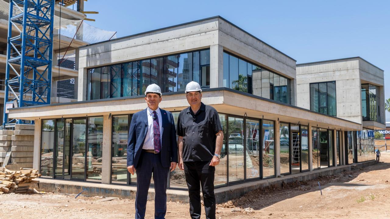 Yenişehir Belediyesi Mersin’e kent kütüphanesi ve oyuncak müzesi kazandırıyor