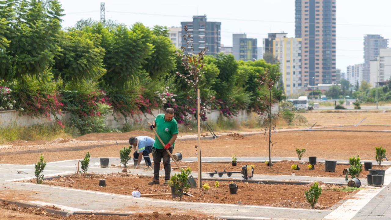 Yenişehir Belediyesi kenti yeşillendirmeye devam ediyor