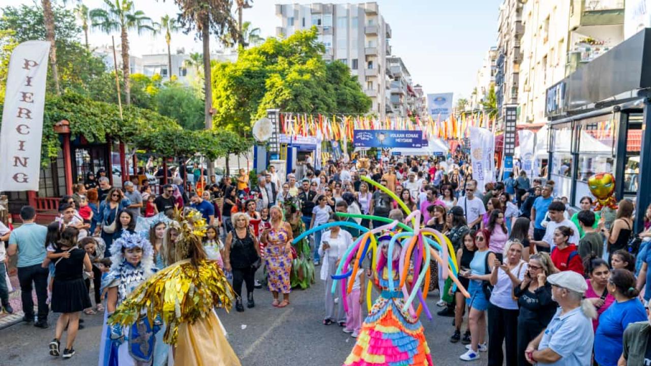 Kushimoto Sokak Sanatçıları Festivali bu yıl da on binlerce kişiyi ağırladı
