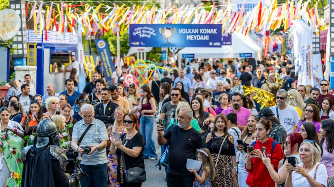 Kushimoto Sokak Sanatçıları Festivali bu yıl da on binlerce kişiyi ağırladı