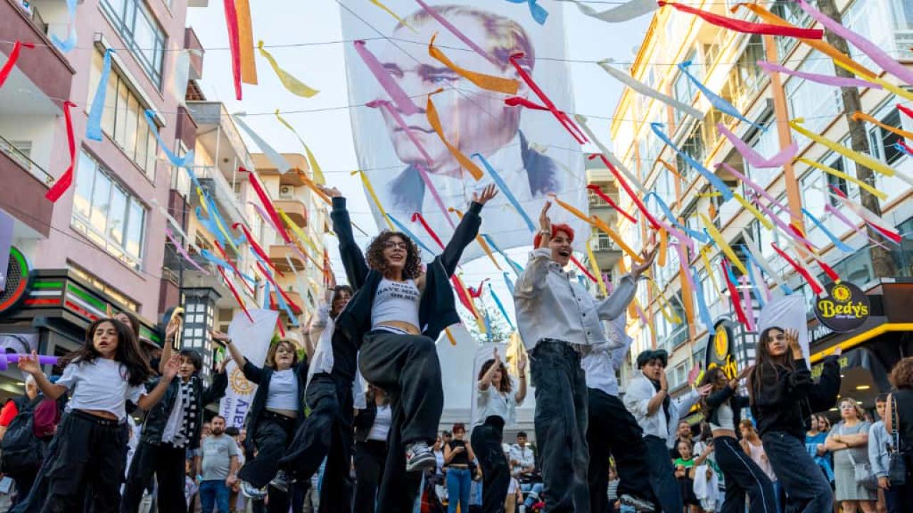 Kushimoto Sokak Sanatçıları Festivali bu yıl da on binlerce kişiyi ağırladı
