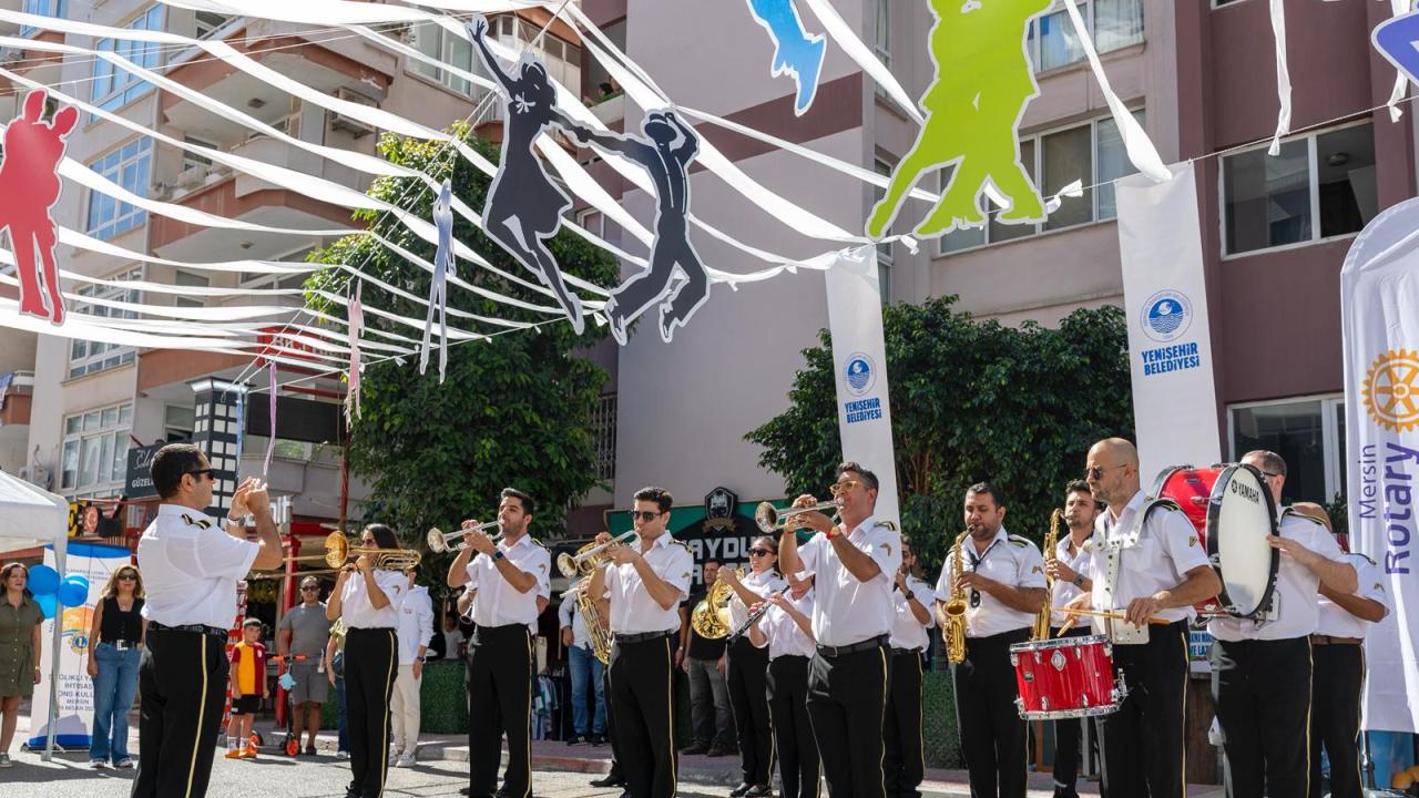 Yenişehir sokak sanatçıları festivaliyle renklendi