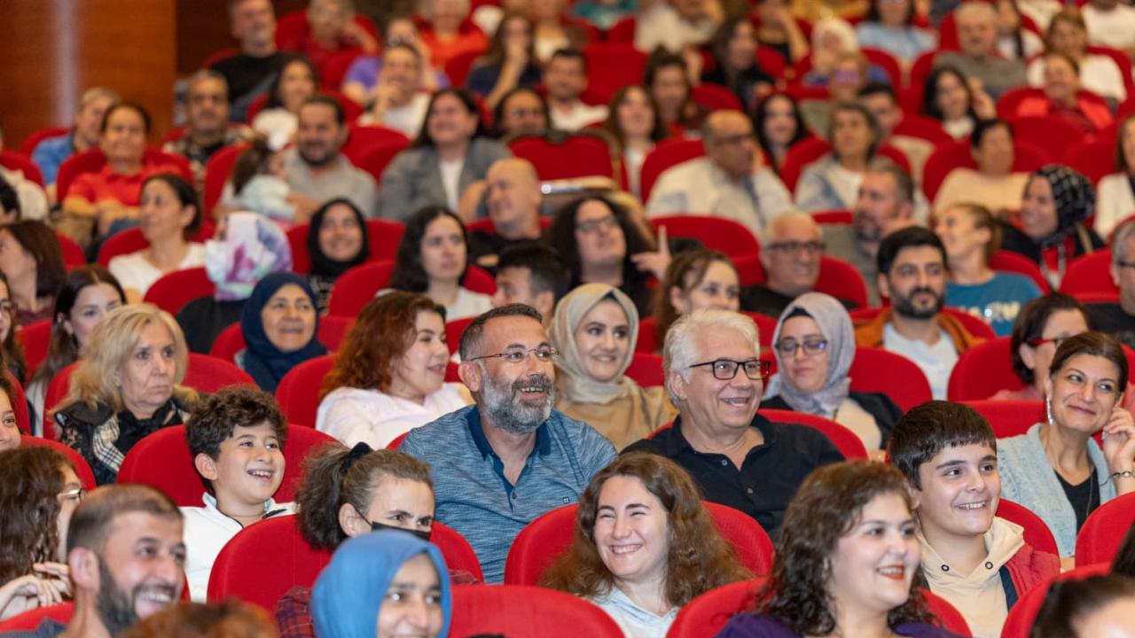 5. Yenişehir Komedi Oyunları Festivali binlerce sanatseveri ağırladı