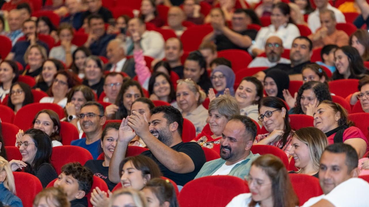 5. Yenişehir Komedi Oyunları Festivali binlerce sanatseveri ağırladı