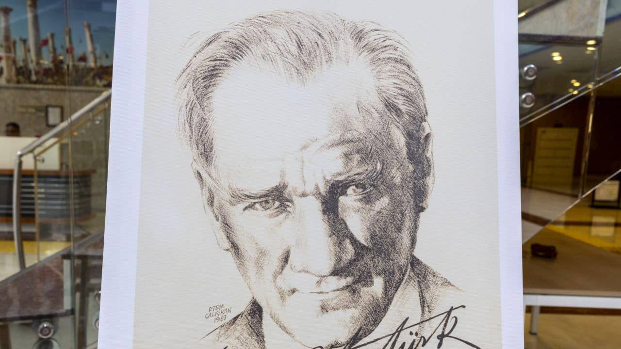 Yenişehir Belediyesinden “Etem Çalışkan ile Atatürk Yolculuğu” Sergisi