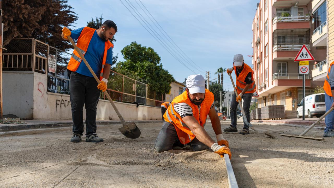 Yenişehir’de yol ve kaldırımlar yenileniyor