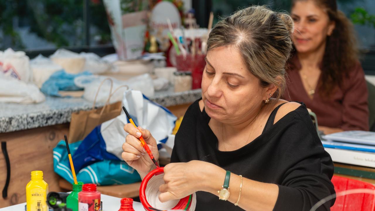Yenişehir Belediyesinin kadınlara yönelik seramik eğitimleri başladı