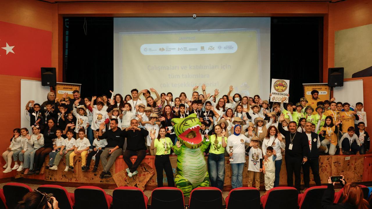 Minik Bilim Kahramanları Yenişehir’de Buluştu