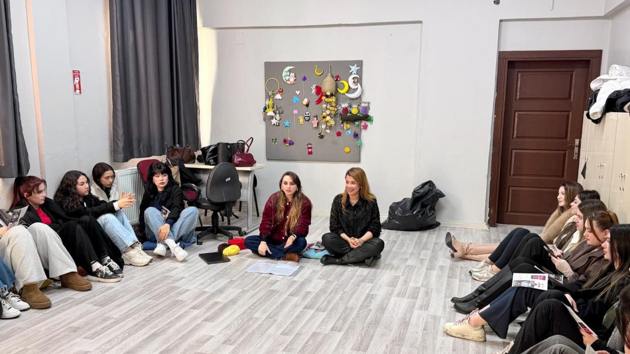 Yenişehir’de genç kadınlara ‘Güvenli ilişki’ rehberi