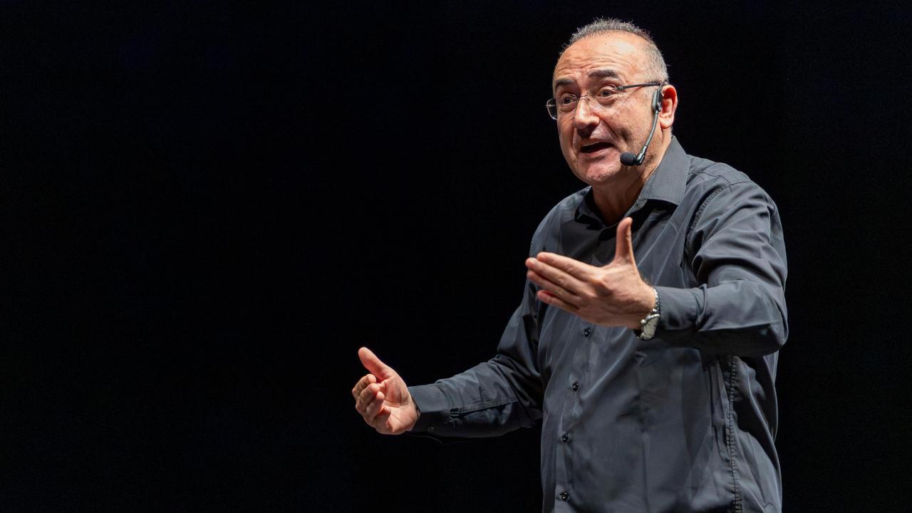 Sunay Akın'dan Yenişehir'e tam not