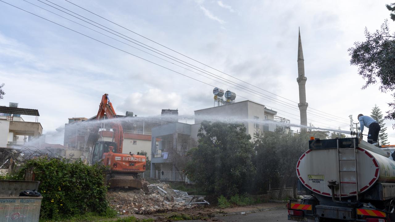Vatandaş istedi, Yenişehir Belediyesi yıktı