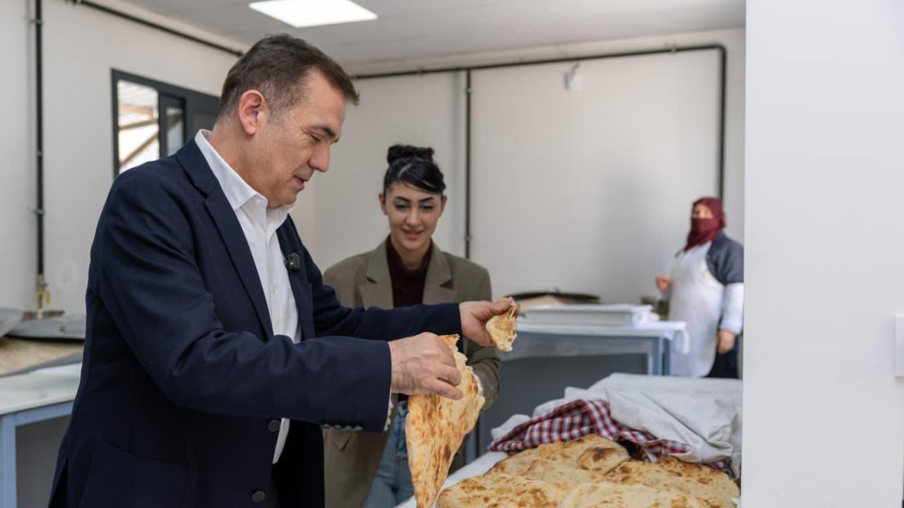 Yenişehir’de aracı yok, alın teri var